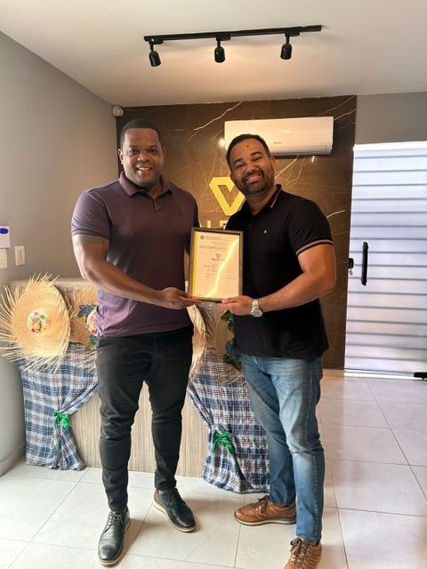 Entrega de certificado de registro de marca a cliente da Preserva